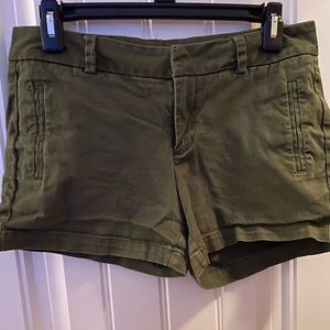 a.n.a olive green twill shorts!